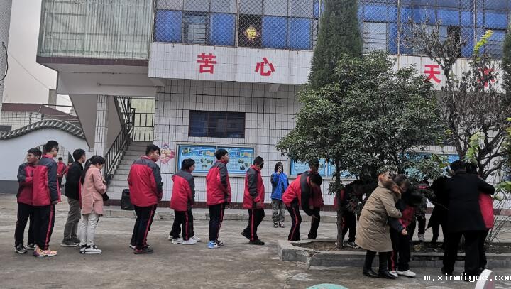 孩子的的自卑是需要什么样的方法改变? 孩子的的自卑是需要什么样的方法改变?_m.xinmiyue.com