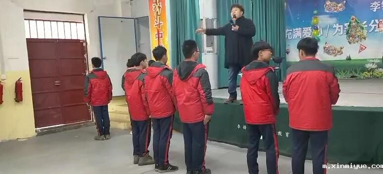 初中孩子沉迷网络无法自拔,父母束手无策 初中孩子沉迷网络无法自拔,父母束手无策_m.xinmiyue.com