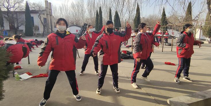 叛逆的女孩可以去必威登录入口平台官网心理教育中心吗? 叛逆的女孩可以去必威登录入口平台官网心理教育中心吗?_m.xinmiyue.com