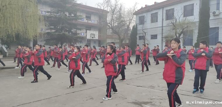 初中孩子被网络游戏而诱惑该怎么教育? 初中孩子被网络游戏而诱惑该怎么教育?_m.xinmiyue.com