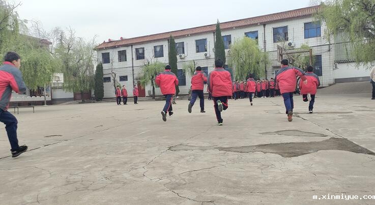 改正孩子自卑的方法有哪些? 改正孩子自卑的方法有哪些?_m.xinmiyue.com