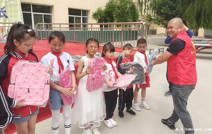 随手公益,资助贫困的孩子们! 随手公益,资助贫困的孩子们!_m.xinmiyue.com