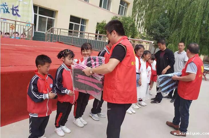 随手公益,资助贫困的孩子们! 随手公益,资助贫困的孩子们!_m.xinmiyue.com