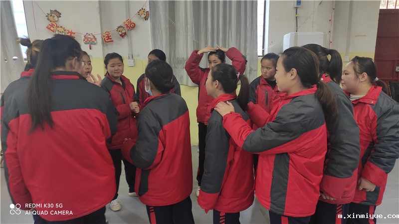 2021年必威登录入口平台官网心理教育中心大型兴趣拓展活动之人椅游戏 2021年必威登录入口平台官网心理教育中心大型兴趣拓展活动之人椅游戏_m.xinmiyue.com