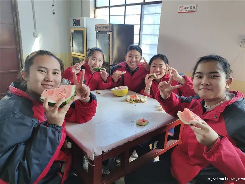 2021年必威betway中文官网大型兴趣拓展活动之撕名牌 2021年必威betway中文官网大型兴趣拓展活动之撕名牌_m.xinmiyue.com