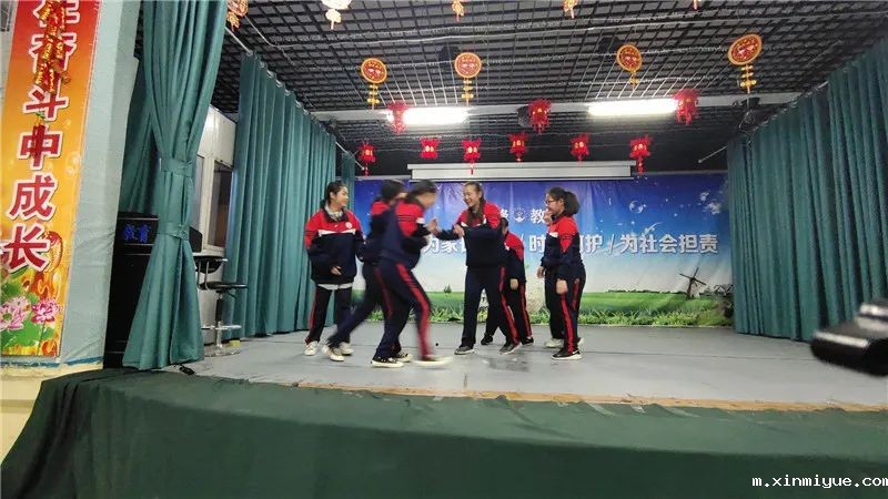 必威登录入口平台官网心理教育中心主题心理剧:青少年网络成瘾该咋办? 必威登录入口平台官网心理教育中心主题心理剧:青少年网络成瘾该咋办?_m.xinmiyue.com