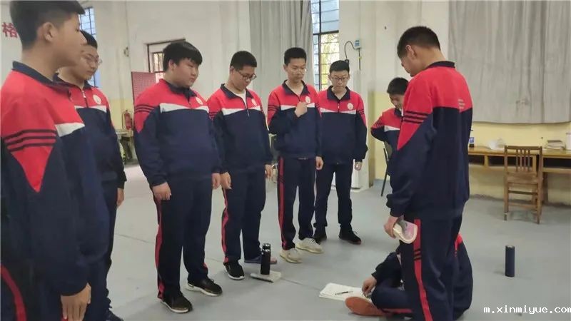 必威登录入口平台官网心理教育中心主题心理剧:青少年网络成瘾该咋办? 必威登录入口平台官网心理教育中心主题心理剧:青少年网络成瘾该咋办?_m.xinmiyue.com