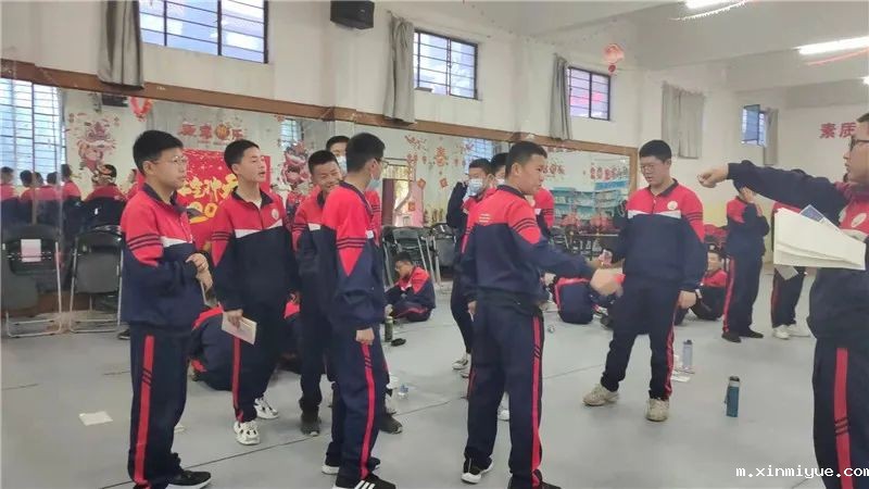 必威登录入口平台官网心理教育中心主题心理剧:青少年网络成瘾该咋办? 必威登录入口平台官网心理教育中心主题心理剧:青少年网络成瘾该咋办?_m.xinmiyue.com