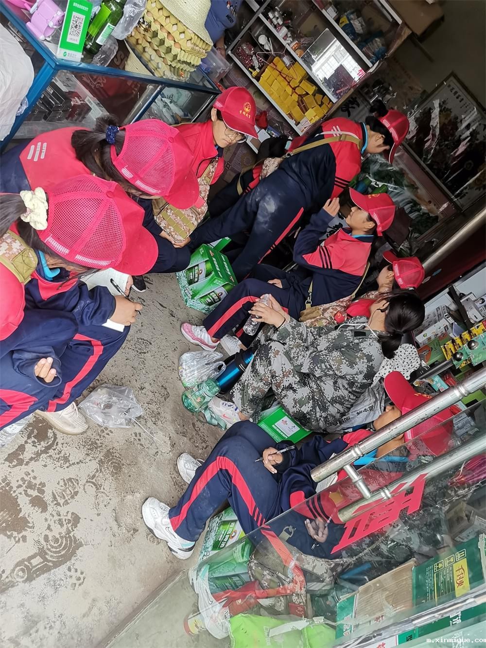 2021年必威betway中文官网「成长不烦恼」夏令营第四天之修路、捡垃圾,爱护环境小能手! 2021年必威betway中文官网「成长不烦恼」夏令营第四天之修路、捡垃圾,爱护环境小能手!_m.xinmiyue.com