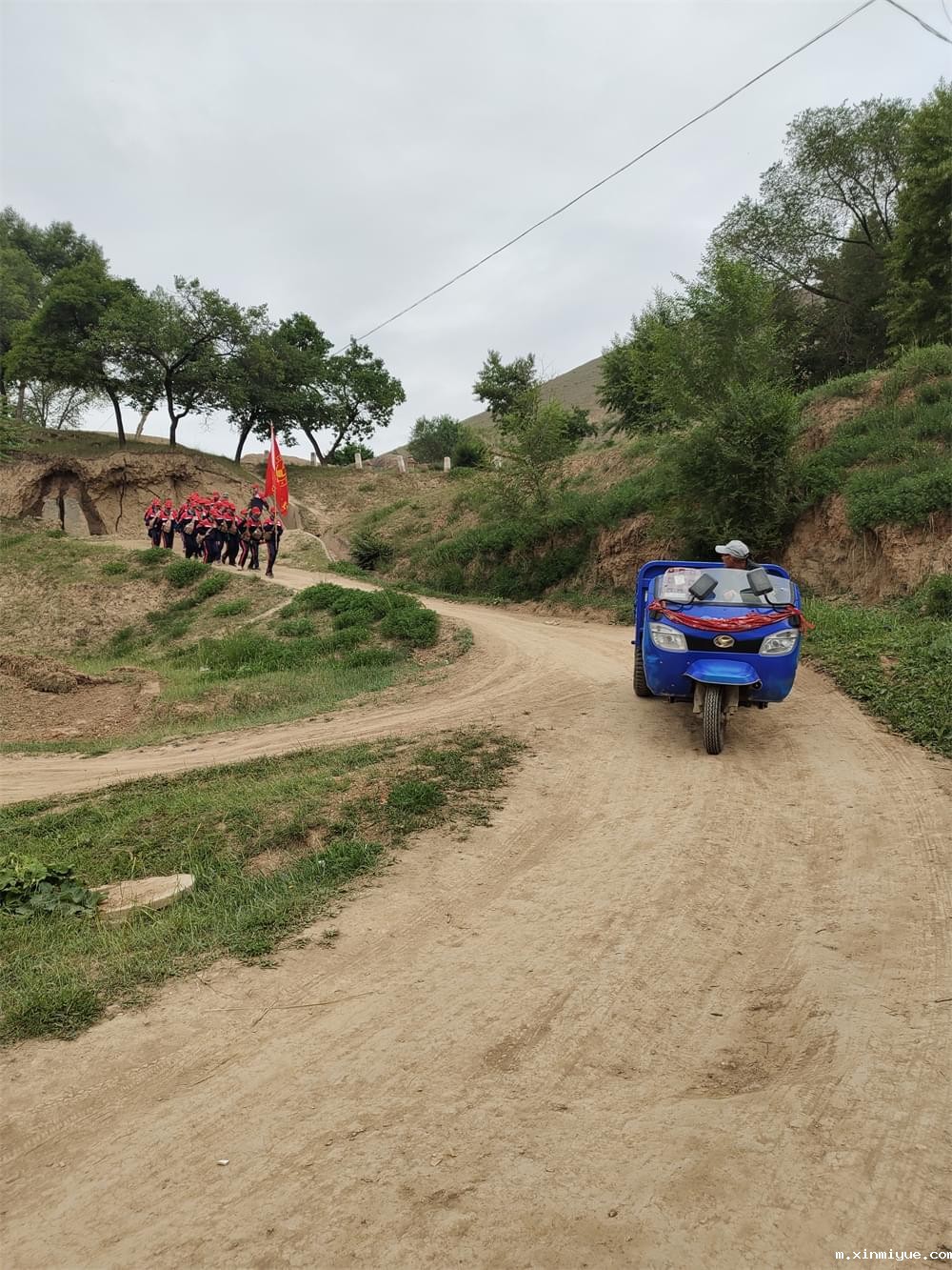 2021年必威betway中文官网「成长不烦恼」夏令营第四天之修路、捡垃圾,爱护环境小能手! 2021年必威betway中文官网「成长不烦恼」夏令营第四天之修路、捡垃圾,爱护环境小能手!_m.xinmiyue.com