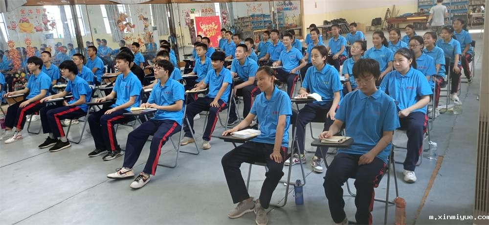 从必威betway中文官网毕业选择郑州国防科技学校后返校演讲分享蜕变经验 从必威betway中文官网毕业选择郑州国防科技学校后返校演讲分享蜕变经验_m.xinmiyue.com