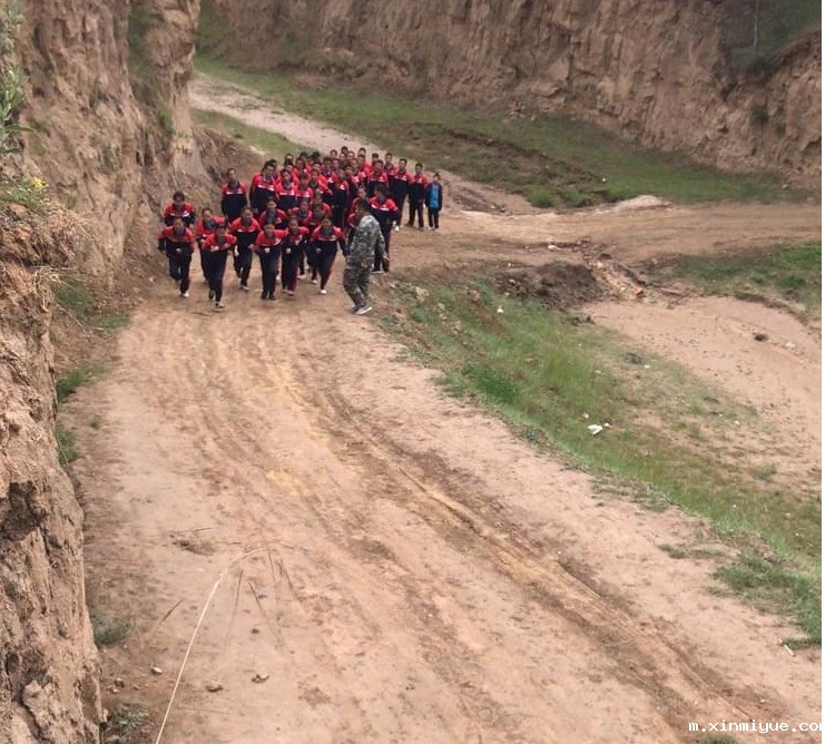 2021年必威betway中文官网暑期夏令营第二期第四天:体验山村上学路 2021年必威betway中文官网暑期夏令营第二期第四天:体验山村上学路_m.xinmiyue.com