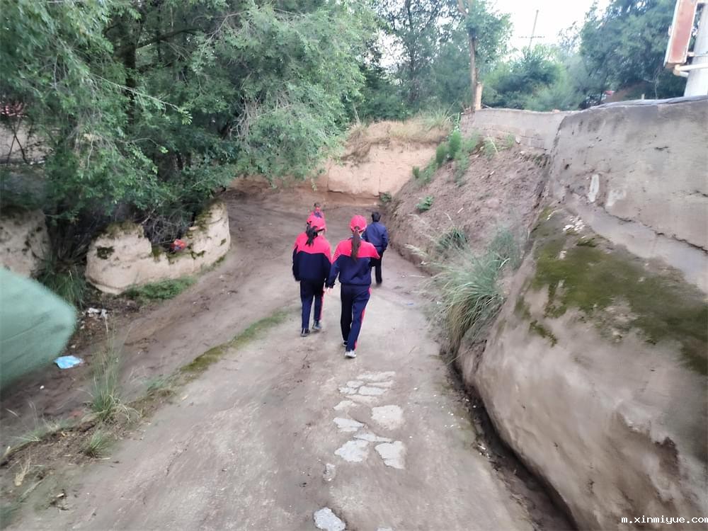 2021年必威betway中文官网暑期夏令营第二期第十天:山村的孩子上学不用父母催促 2021年必威betway中文官网暑期夏令营第二期第十天:山村的孩子上学不用父母催促_m.xinmiyue.com