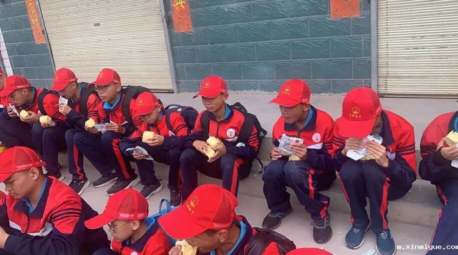 2021年必威betway中文官网暑假夏令营第三期开营:暑期快乐不止在沉迷手机上 2021年必威betway中文官网暑假夏令营第三期开营:暑期快乐不止在沉迷手机上_m.xinmiyue.com