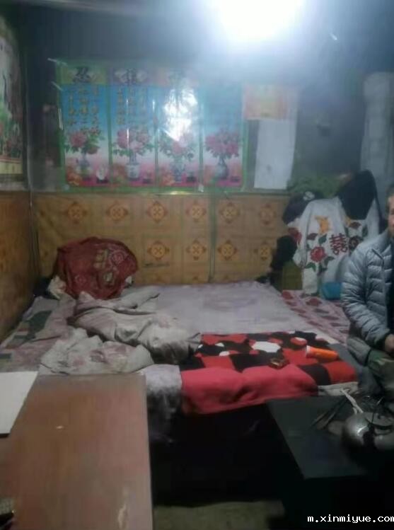 卜浩君 四口之家 年入不足5000元 卜浩君 四口之家 年入不足5000元_m.xinmiyue.com