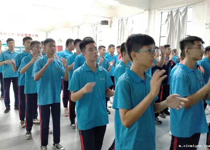 当孩子有情绪时怎么分散孩子注意力,让孩子学会控制情绪? 当孩子有情绪时怎么分散孩子注意力,让孩子学会控制情绪?_m.xinmiyue.com