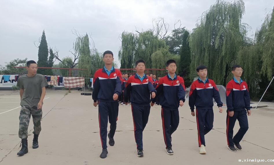 孩子沉浸在网络世界不爱学习不爱交流该咋办? 孩子沉浸在网络世界不爱学习不爱交流该咋办?_m.xinmiyue.com