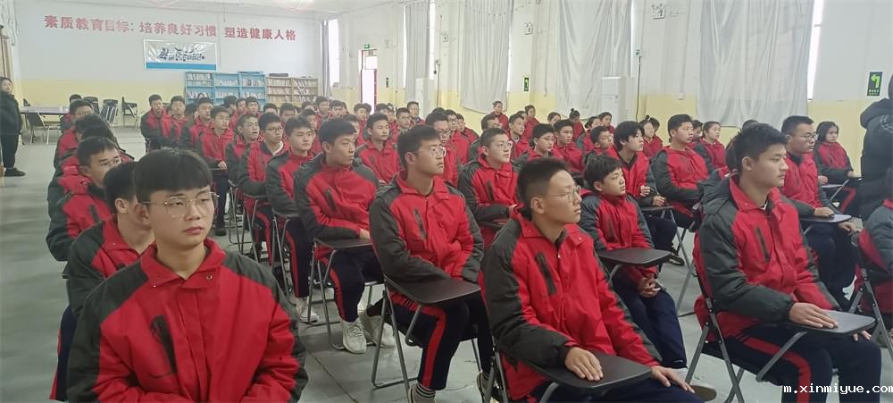 孩子学习路上遇烦心事,必威登录入口平台官网校长点燃家庭教育明灯,架起家校共育桥梁! 孩子学习路上遇烦心事,必威登录入口平台官网校长点燃家庭教育明灯,架起家校共育桥梁!_m.xinmiyue.com