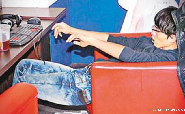 孩子没有自制力,很容易被网吧游戏的快感带进去! 孩子没有自制力,很容易被网吧游戏的快感带进去!_m.xinmiyue.com