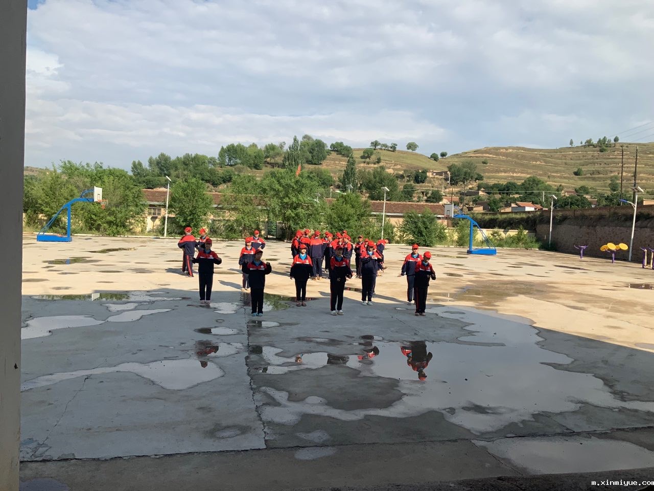 必威betway中文官网「2022年成长不烦恼」磨炼营:微风细雨中结伴山村学子 必威betway中文官网「2022年成长不烦恼」磨炼营:微风细雨中结伴山村学子_m.xinmiyue.com