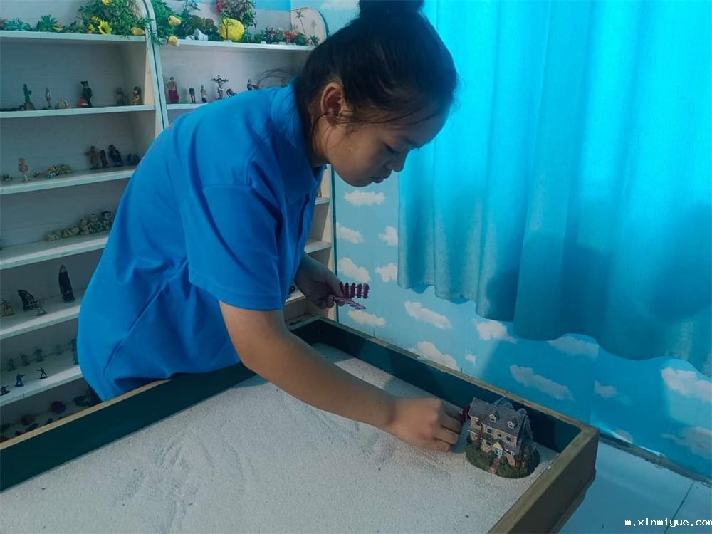 致家长:学霸非天生,与其逼孩子成为学霸,不如自己先成为别人家的父母! 致家长:学霸非天生,与其逼孩子成为学霸,不如自己先成为别人家的父母!_m.xinmiyue.com