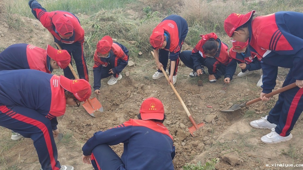 必威betway中文官网「2023年成长不烦恼」夏令营第四天:甘当环卫工 体验山村生活的苦与不易 必威betway中文官网「2023年成长不烦恼」夏令营第四天:甘当环卫工 体验山村生活的苦与不易_m.xinmiyue.com