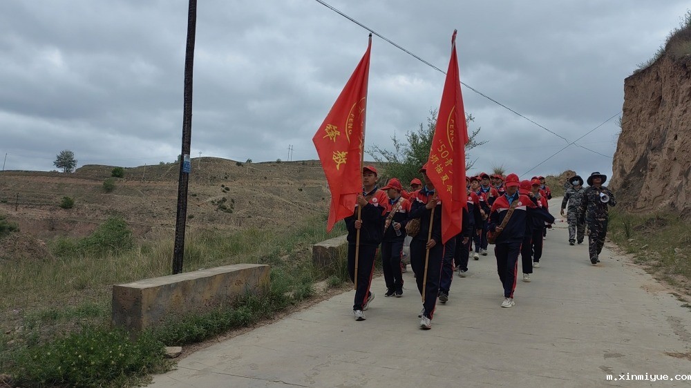 必威betway中文官网「2023年成长不烦恼」夏令营第四天:甘当环卫工 体验山村生活的苦与不易 必威betway中文官网「2023年成长不烦恼」夏令营第四天:甘当环卫工 体验山村生活的苦与不易_m.xinmiyue.com