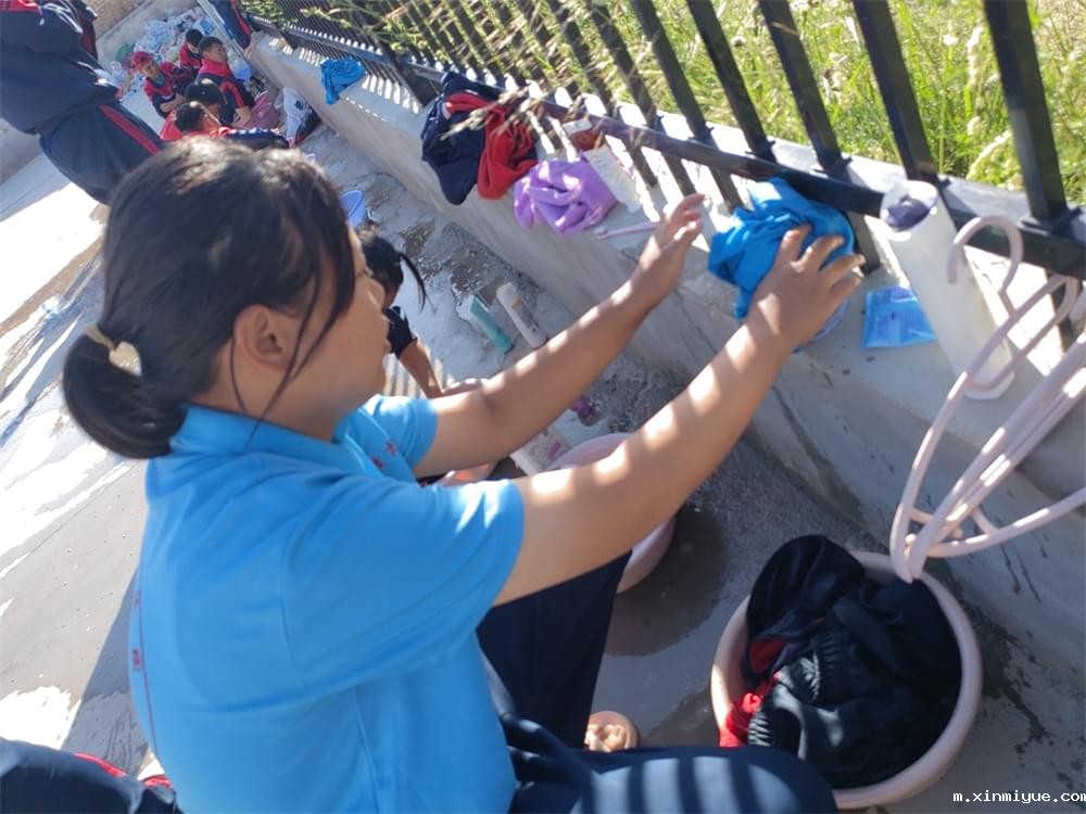 必威betway中文官网「2023年成长不烦恼」夏令营二期第9天:田间地头孩子忙收麦 黑夜路灯情暖人心 必威betway中文官网「2023年成长不烦恼」夏令营二期第9天:田间地头孩子忙收麦 黑夜路灯情暖人心_m.xinmiyue.com