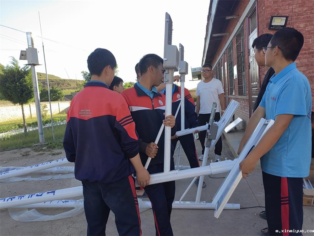 必威betway中文官网「2023年成长不烦恼」夏令营二期第9天:田间地头孩子忙收麦 黑夜路灯情暖人心 必威betway中文官网「2023年成长不烦恼」夏令营二期第9天:田间地头孩子忙收麦 黑夜路灯情暖人心_m.xinmiyue.com