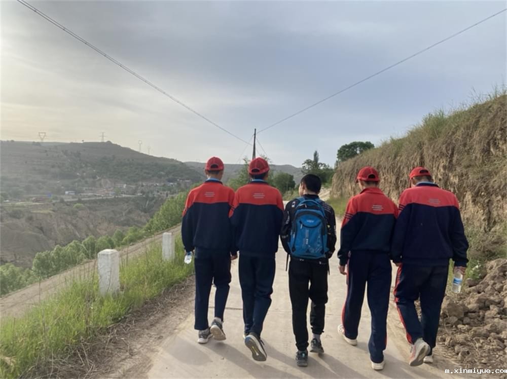 必威betway中文官网「2023年成长不烦恼」夏令营第六组入住体验:结伴山村学子 重燃叛逆娃儿上学梦 必威betway中文官网「2023年成长不烦恼」夏令营第六组入住体验:结伴山村学子 重燃叛逆娃儿上学梦_m.xinmiyue.com