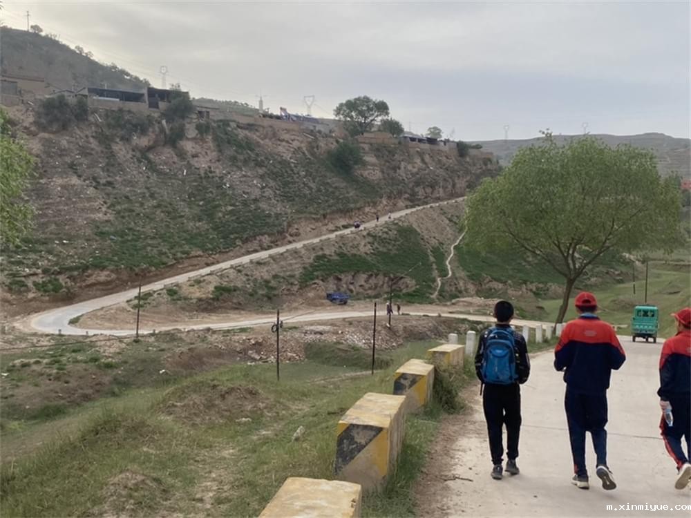 必威betway中文官网「2023年成长不烦恼」夏令营第六组入住体验:结伴山村学子 重燃叛逆娃儿上学梦 必威betway中文官网「2023年成长不烦恼」夏令营第六组入住体验:结伴山村学子 重燃叛逆娃儿上学梦_m.xinmiyue.com