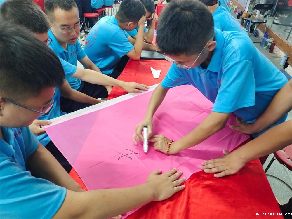 必威betway中文官网突破课程《鹰王重生》:两天两夜助力孩子完美蜕变 让娃远离游戏改陋习 必威betway中文官网突破课程《鹰王重生》:两天两夜助力孩子完美蜕变 让娃远离游戏改陋习_m.xinmiyue.com