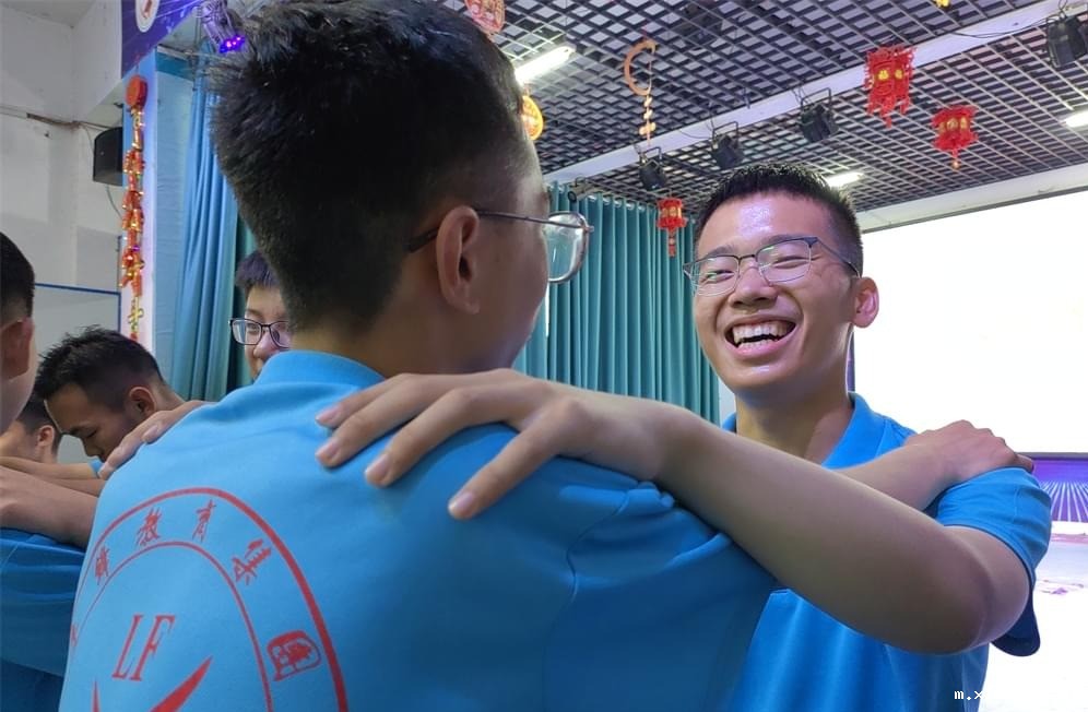 必威betway中文官网突破课程《鹰王重生》:两天两夜助力孩子完美蜕变 让娃远离游戏改陋习 必威betway中文官网突破课程《鹰王重生》:两天两夜助力孩子完美蜕变 让娃远离游戏改陋习_m.xinmiyue.com