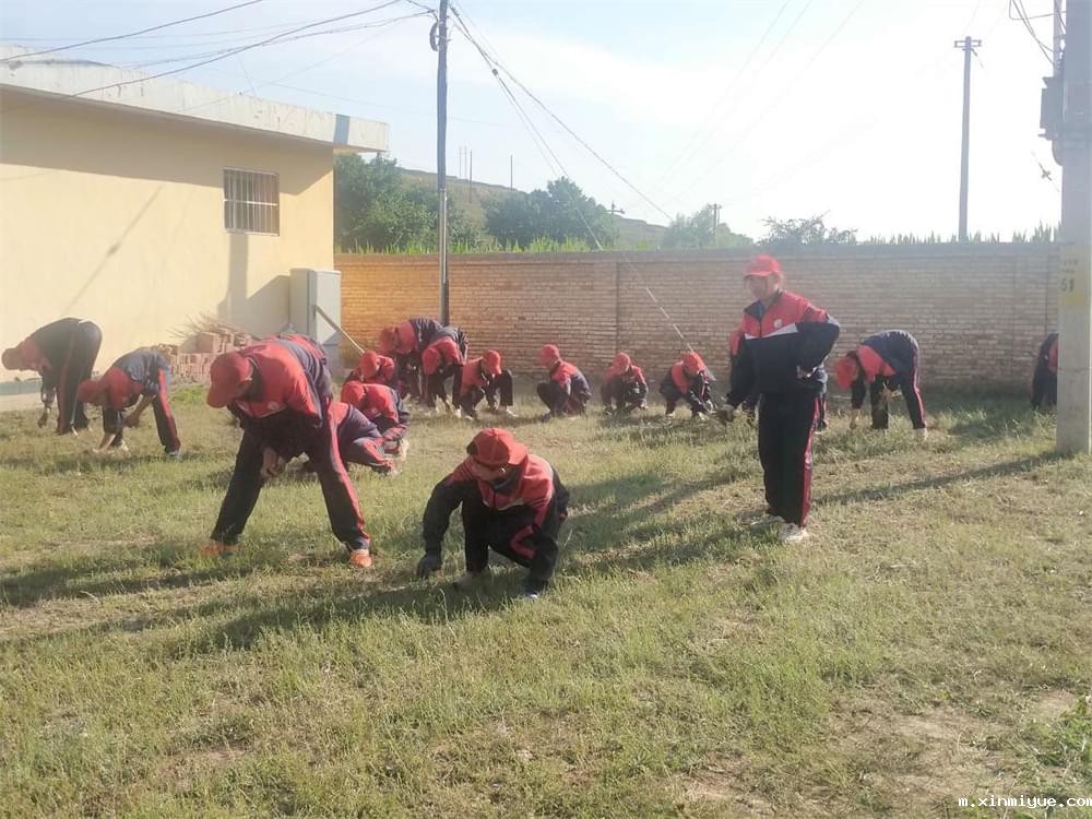 必威betway中文官网「2023年成长不烦恼」夏令营二期第12天:走进胡麻地 干农活话农事知农情 必威betway中文官网「2023年成长不烦恼」夏令营二期第12天:走进胡麻地 干农活话农事知农情_m.xinmiyue.com