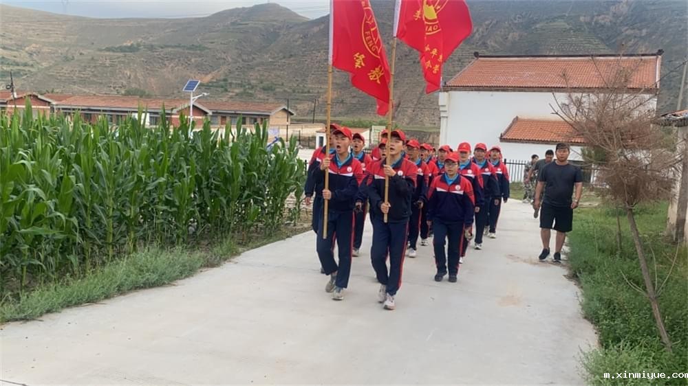 必威betway中文官网「2023年成长不烦恼」夏令营二期第12天:走进胡麻地 干农活话农事知农情 必威betway中文官网「2023年成长不烦恼」夏令营二期第12天:走进胡麻地 干农活话农事知农情_m.xinmiyue.com