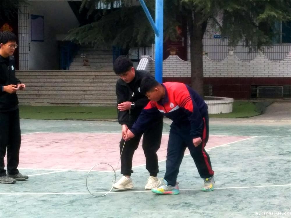 孩子上学难受到想吐,回家玩游戏就缓解?背后原因值得深思 孩子上学难受到想吐,回家玩游戏就缓解?背后原因值得深思_m.xinmiyue.com