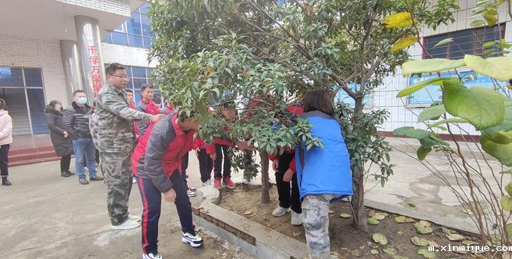 青春期的孩子早恋，父母不知道该如何引导？_m.xinmiyue.com