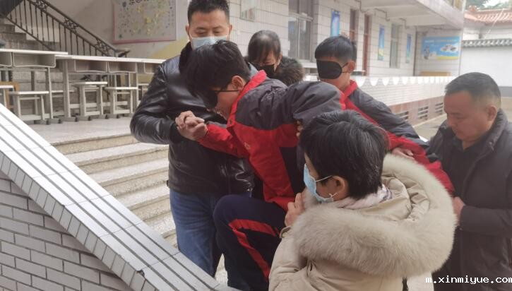 孩子与家长关系紧张，该怎么办？_m.xinmiyue.com