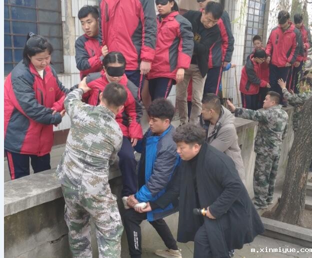 女孩子早恋，父母怎么管教孩子？_m.xinmiyue.com