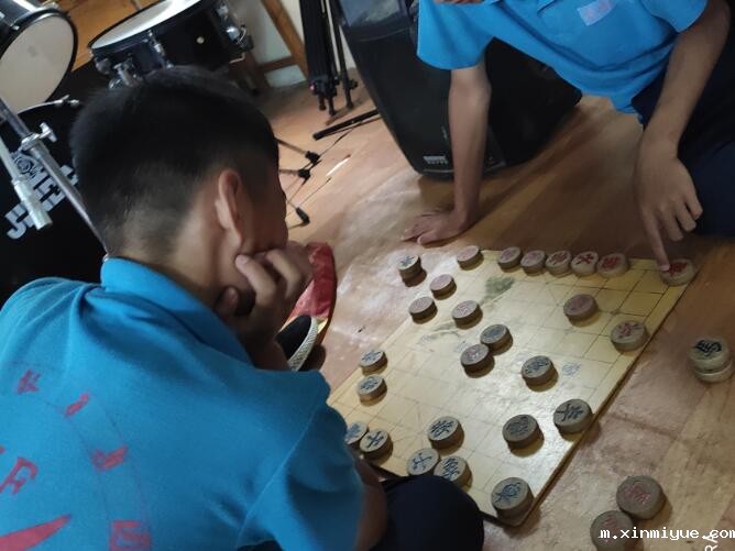 青春期的孩子不服管教有什么办法？_m.xinmiyue.com