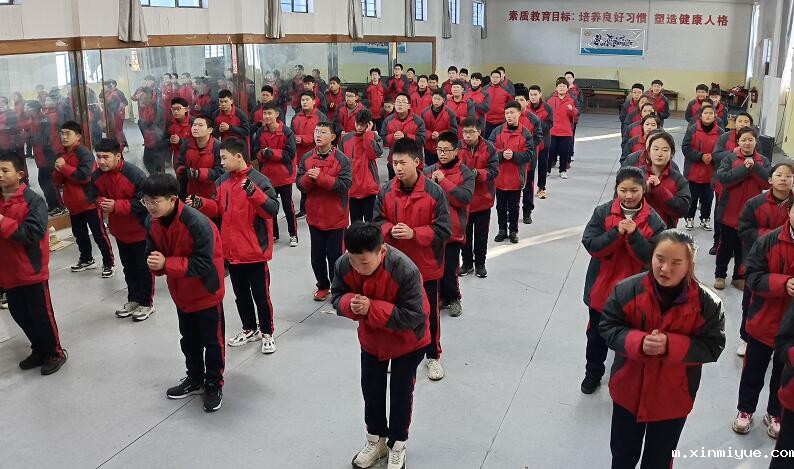 青春期的孩子的为什么和父母顶嘴？_m.xinmiyue.com