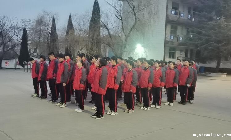 孩子一直闹着不上学，父母怎么办？_m.xinmiyue.com