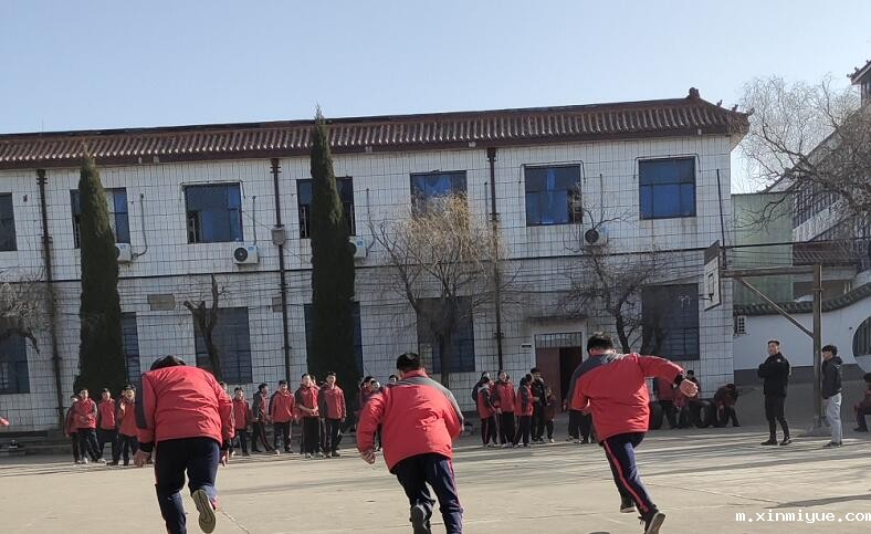 青春期叛逆分成几个阶段，该怎么教育？_m.xinmiyue.com