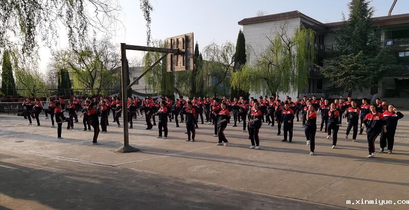 孩子沉迷于游戏，染上网瘾的主要原因是什么？_m.xinmiyue.com