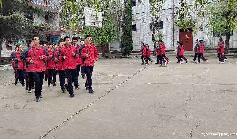 孩子叛逆期开始的特征是什么？_m.xinmiyue.com