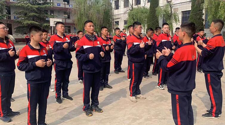 孩子在学校遭受欺负应该怎么处理？_m.xinmiyue.com