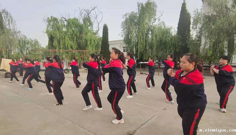 什么样的学校能教育叛逆的孩子呢？_m.xinmiyue.com