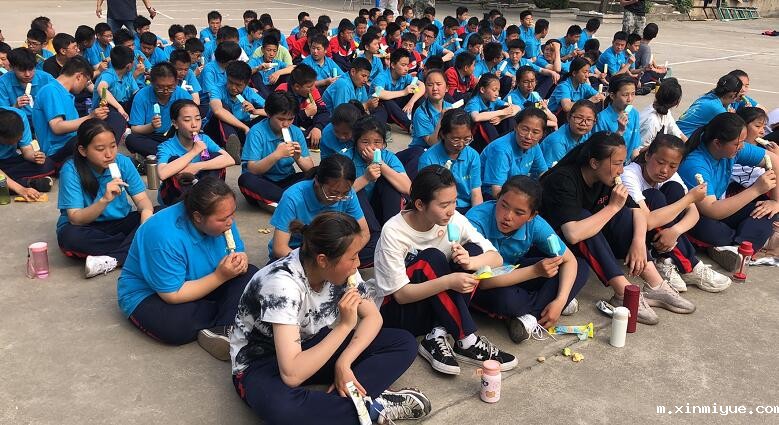 孩子自卑的关键是因为家庭原因吗？_m.xinmiyue.com