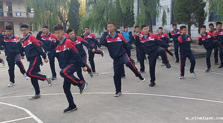 青春期的孩子厌学找心理医生有用吗？_m.xinmiyue.com