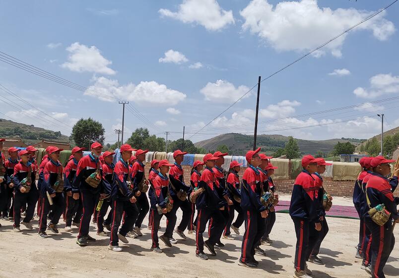 上初一的孩子现在不上学了,怎么办？_m.xinmiyue.com